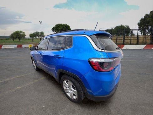 Used 2022 Jeep Compass Latitude FWD image 4