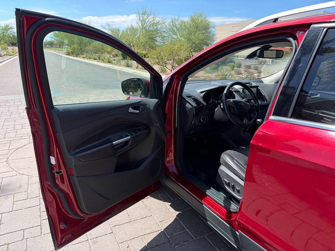 Used 2017 Ford Escape Titanium FWD image 8