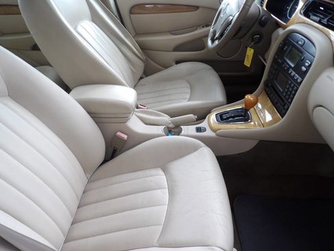 Used 2003 Jaguar X-TYPE 2.5 image 30