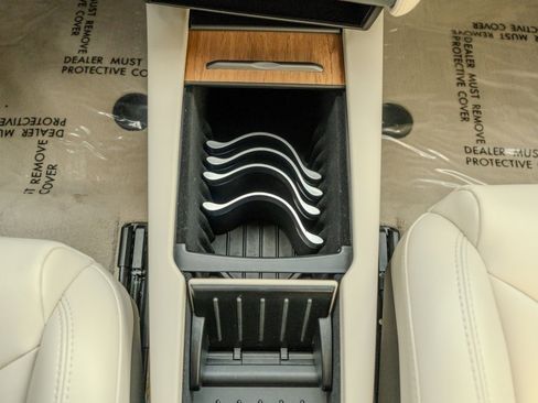 Used 2019 Tesla Model S Long Range image 29