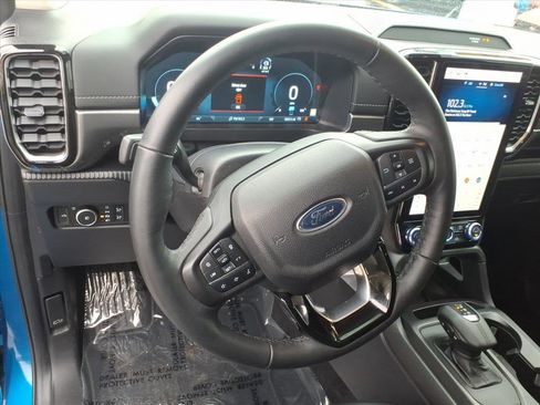 Used 2024 Ford Ranger Lariat w/ Advanced Towing Package image 17