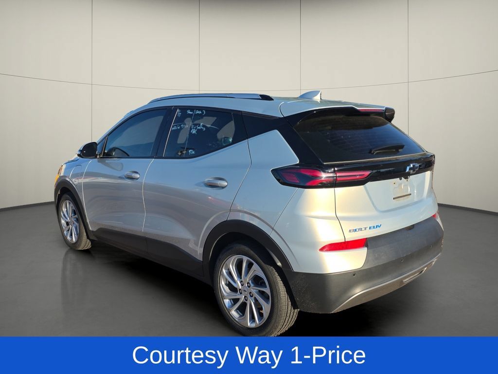 Used 2023 Chevrolet Bolt EUV LT w/ Driver Confidence Package FWD image 6
