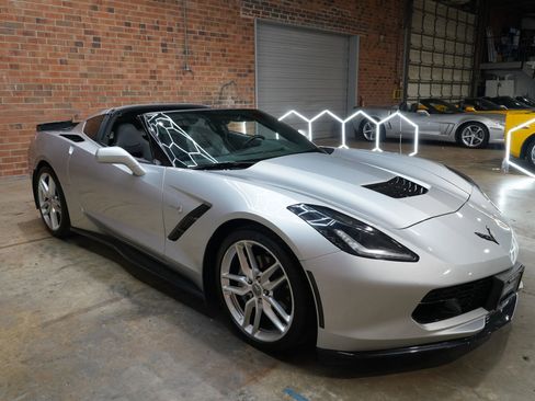 Used 2018 Chevrolet Corvette Stingray Coupe RWD image 37