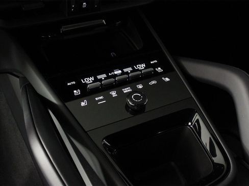 New 2026 Porsche Cayenne GTS image 14