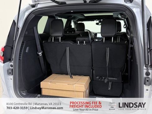 New 2026 Chrysler Pacifica Limited w/ S Appearance Package AWD/4WD image 15
