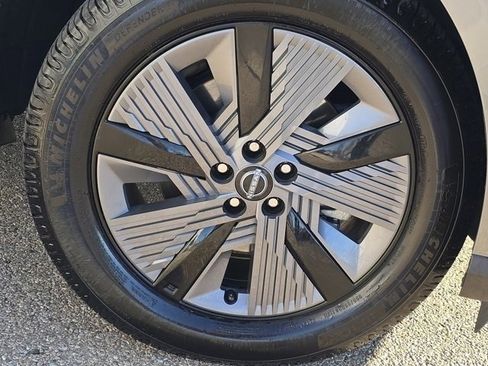 Used 2025 Nissan Murano SL image 16