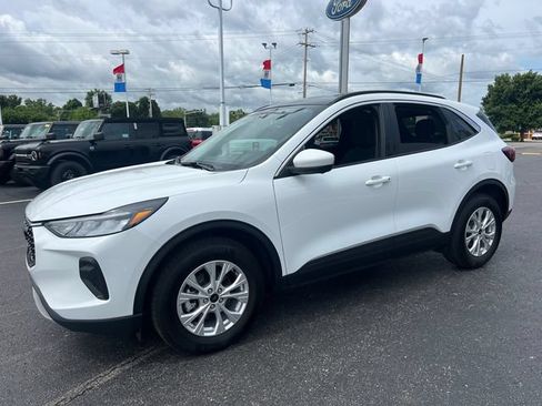 Certified 2023 Ford Escape Active w/ Tech Pack #2 AWD/4WD image 3