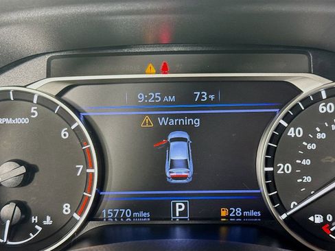 Used 2025 Nissan Altima 2.5 SV FWD image 15