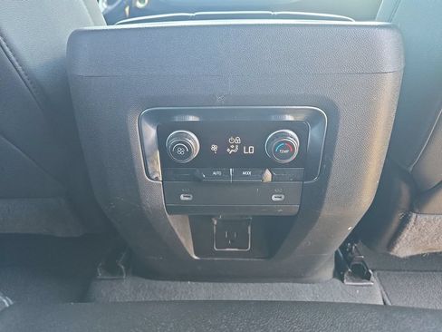 Used 2024 Chevrolet Tahoe LT AWD/4WD image 20