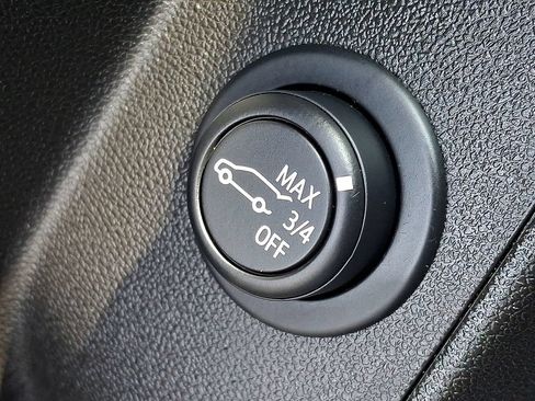 Used 2024 Chevrolet Equinox LT FWD image 23