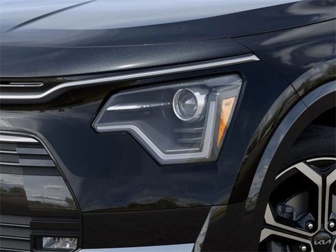 New 2025 Kia Niro EX Touring image 10