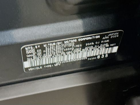 Used 2024 Mitsubishi Outlander SE image 12