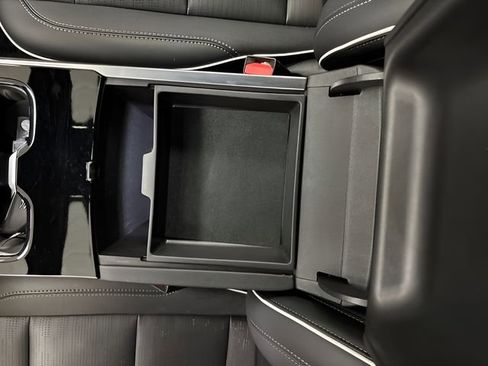 Used 2025 Buick Enclave Sport Touring image 26