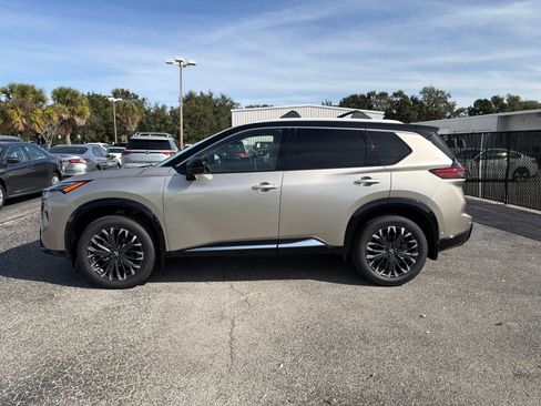 Used 2026 Nissan Rogue Platinum w/ Platinum Premium Package image 7