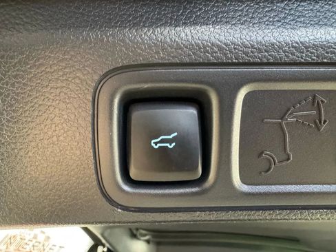 Used 2024 Ford Expedition Max XLT image 30