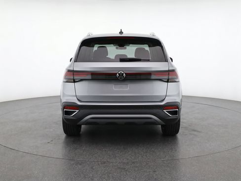 Used 2025 Volkswagen Taos SE image 7