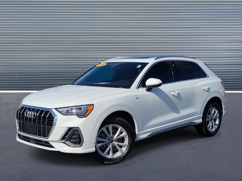 Used 2022 Audi Q3 2.0T Premium w/ Convenience Package AWD/4WD image 1