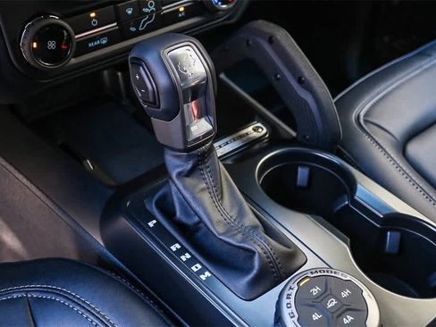 New 2025 Ford Bronco Badlands w/ Sasquatch Package image 19