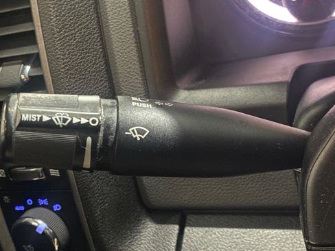 Used 2018 RAM 1500 Express AWD/4WD image 16
