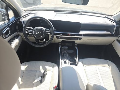 Certified 2025 Kia Sorento EX AWD/4WD image 12