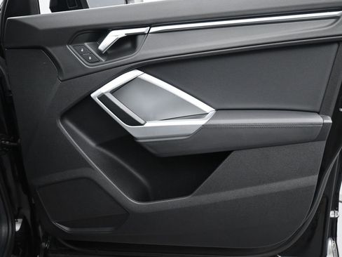 Used 2020 Audi Q3 2.0T Premium Plus w/ Premium Plus Package image 23