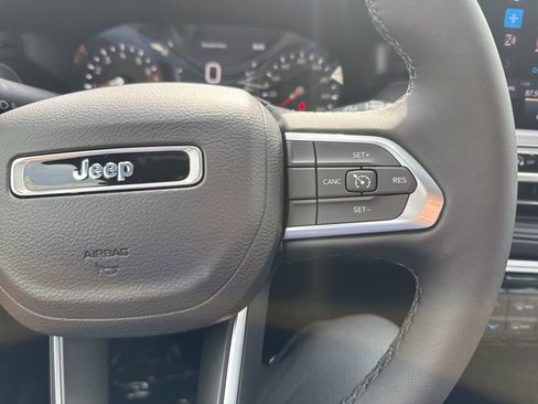 New 2026 Jeep Compass Latitude image 12