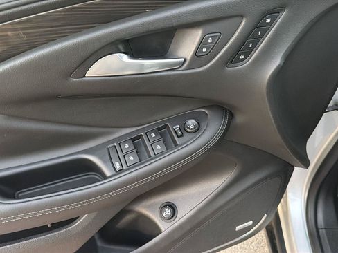 Used 2019 Buick Envision Premium AWD/4WD image 33