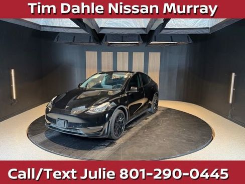 Used 2022 Tesla Model Y Long Range AWD/4WD image 1