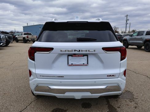 New 2026 GMC Terrain Denali w/ LPO, Floor Liner Package image 4