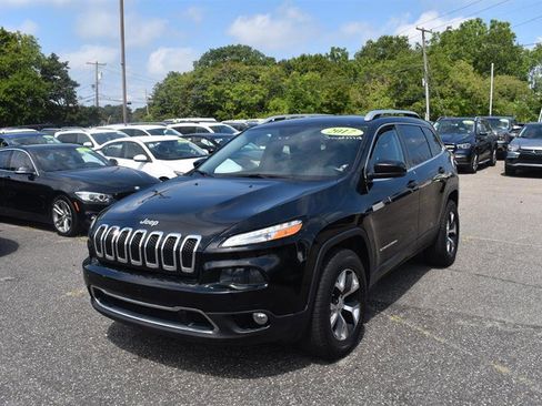 Used 2017 Jeep Cherokee Limited image 16