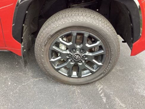 Used 2025 Toyota Tundra Platinum AWD/4WD image 29