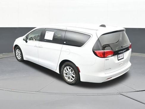 Used 2022 Chrysler Voyager LX FWD image 62