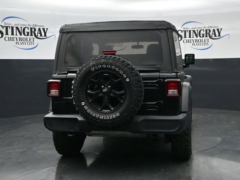 Used 2022 Jeep Wrangler Sport AWD/4WD image 6
