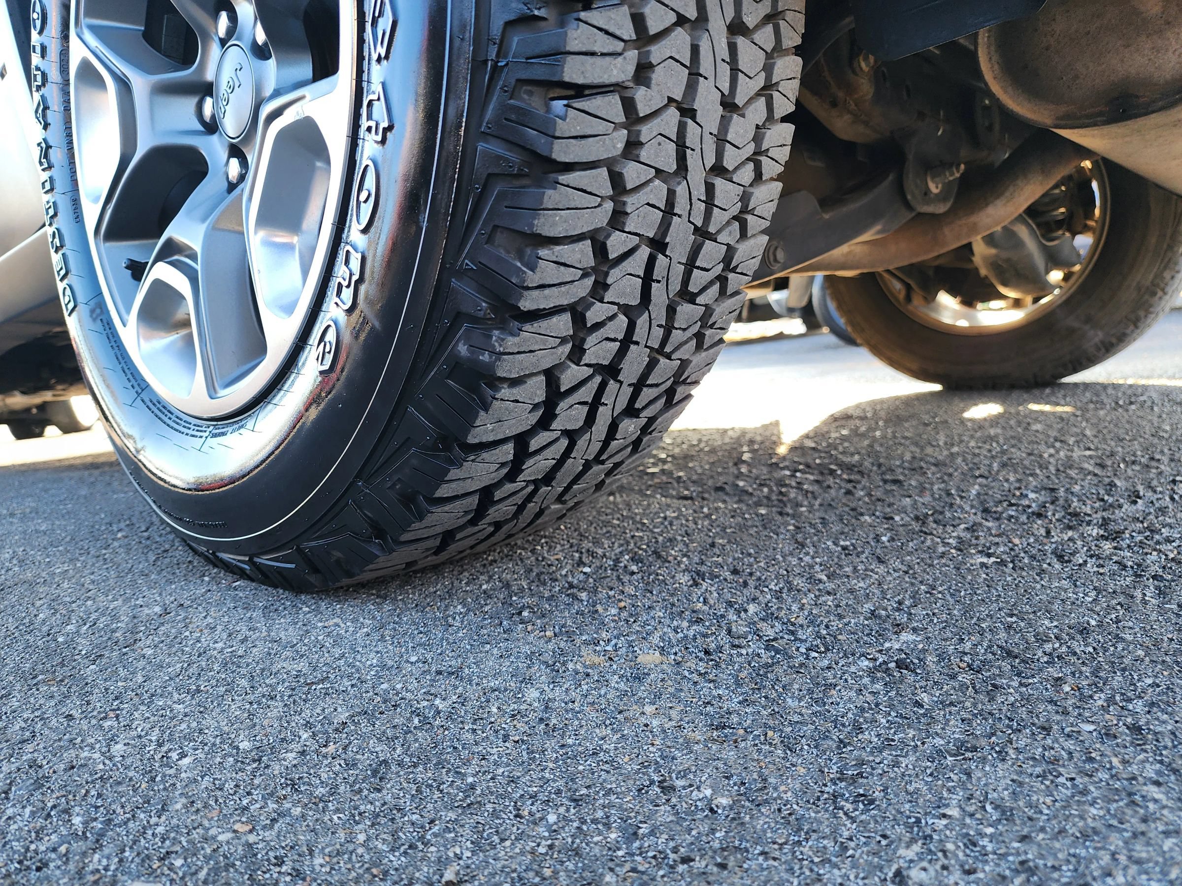 Used 2019 Jeep Cherokee Trailhawk w/ Cold Weather Group AWD/4WD image 23