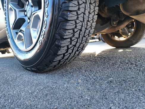 Used 2019 Jeep Cherokee Trailhawk w/ Cold Weather Group AWD/4WD image 23