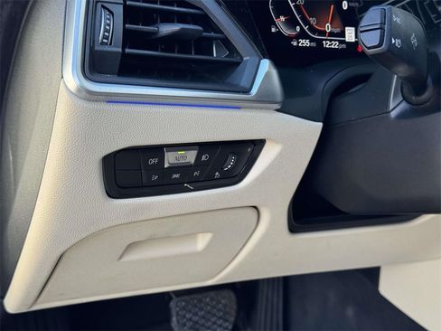 Used 2021 BMW 330i xDrive Sedan w/ Convenience Package image 9