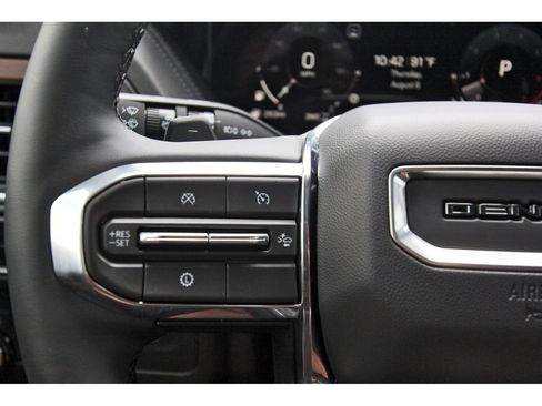 Used 2026 GMC Yukon XL Denali w/ Sun & Power Step Package AWD/4WD image 17
