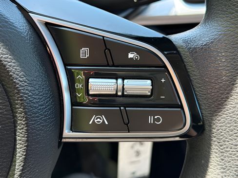 Used 2023 Kia Forte LXS FWD image 5