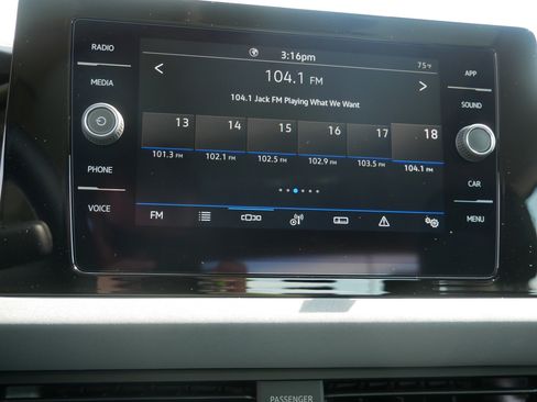 New 2025 Volkswagen Jetta SE image 8