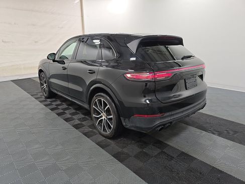 Used 2023 Porsche Cayenne AWD/4WD image 8