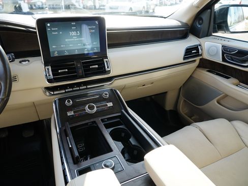 Used 2019 Lincoln Navigator Reserve w/ Cargo Package image 22