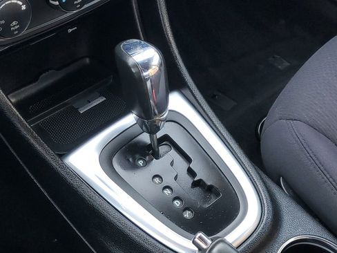 Used 2013 Chrysler 200 Touring FWD image 28
