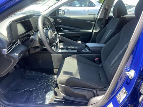 Used 2025 Hyundai Elantra SE w/ Cargo Package FWD image 16
