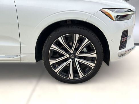 Certified 2023 Volvo XC60 B5 Ultimate w/ Climate Package image 11