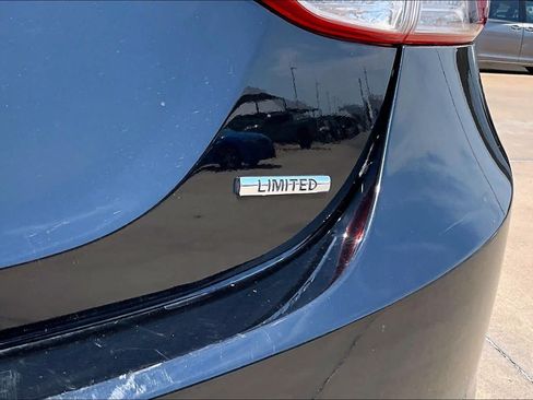 Used 2011 Hyundai Elantra Limited FWD image 9