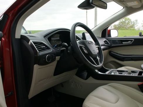 Certified 2022 Ford Edge Titanium w/ Class II Trailer Tow Package image 15