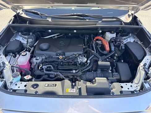 Used 2022 Toyota RAV4 SE w/ Convenience Package image 33