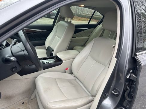 Used 2016 INFINITI Q50 3.0t Premium w/ Driver Assistance Package image 13