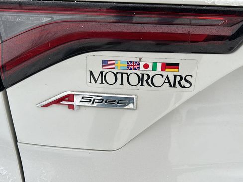 Used 2022 Acura MDX A-Spec image 9