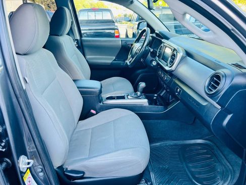 Used 2016 Toyota Tacoma SR5 RWD image 12